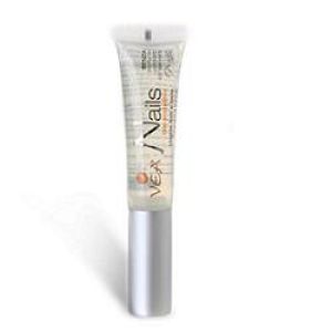 Средство для ногтей Vea Nails защищает и увлажняет ногти, предотвращая их ломкость. 8 мл.
